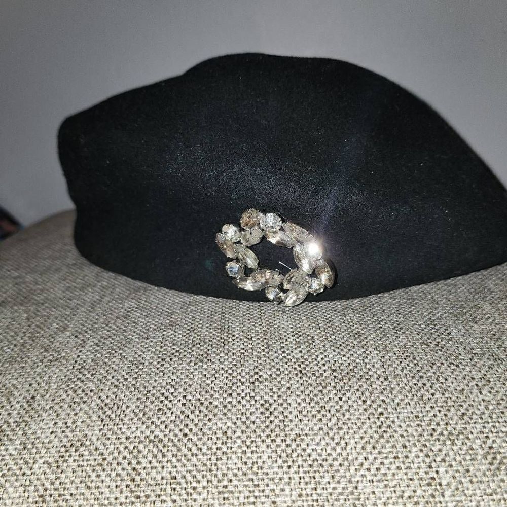 Liz Claiborne Vintage 100% Wool Beret